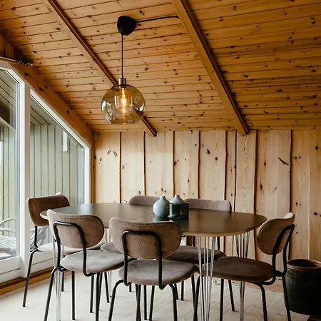 Simple Living Right Next To The Sea Tatil Evi