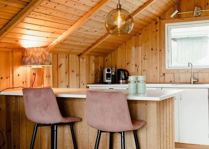 Simple Living Right Next To The Sea *